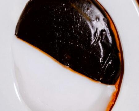 LARGE BLACK AND WHITE COOKIE