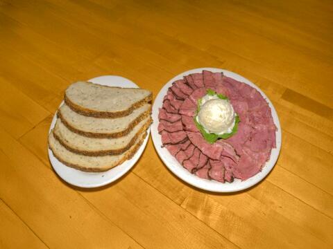 COMBINATION HOT CORNED BEEF AND HOT PASTRAMI PLATTER