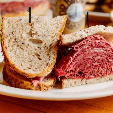 HOT CORNED BEEF SANDWICH